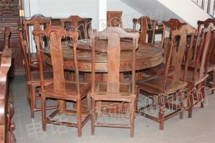 红木餐桌的艺术与价值 交趾黄檀与老红木清式圆桌鉴赏